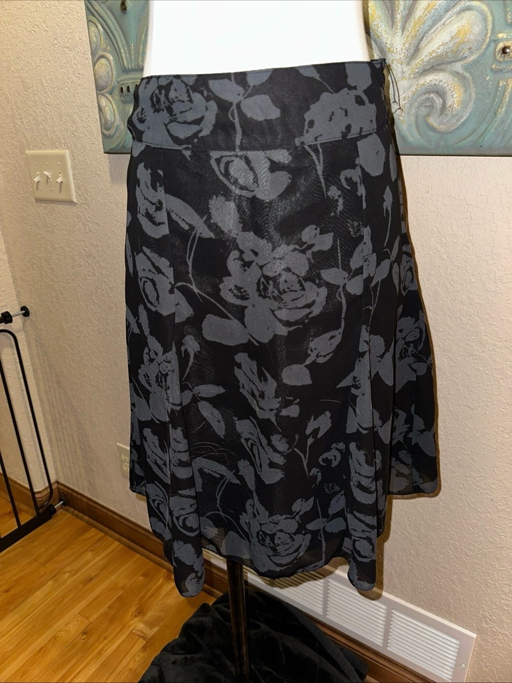 Vintage Egoshego Floral Skirt Sz M 100% Polyester Black Gray